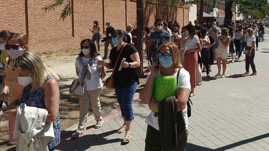 İspanya’da son 24 saatte 8 bin 959 Kovid-19 vakası görüldü