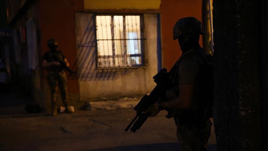 Muş’ta terör örgütü PKK ve iş birlikçilerine yönelik operasyonda 9 kişi yakalandı