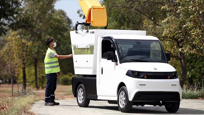 Bursalı firmanın ürettiği elektrikli mini kamyonet yollarda