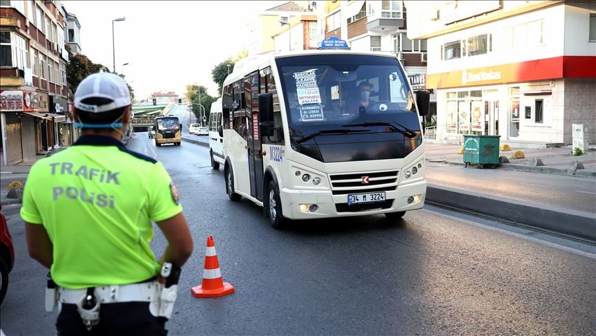 İstanbul’da Kovid-19 tedbirlerine ilişkin yeni toplu ulaşım kurallarına uyuluyor