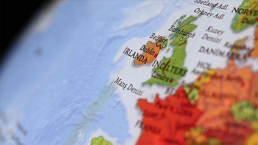 Fransız donanması Manş Denizi’ndeki göçmenleri kurtarmak yerine İngiltere sularına yönlendirdi