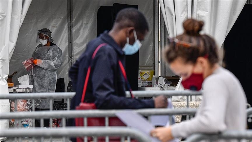 Fransa’da son 24 saatte 7 bin 852 Kovid-19 vakası tespit edildi