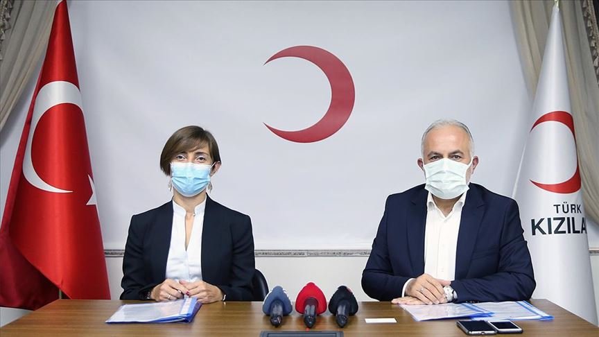 Sağlık çalışanlarına koruyucu ekipman için Türk Kızılay’a 200 bin dolar bağış