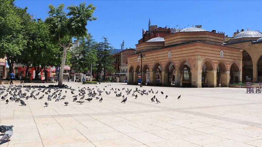Kastamonu’da halkın yoğun olarak bulunduğu yerlerde sigara içmek yasaklandı