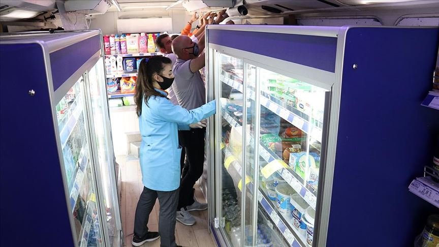 Kovid-19’a karşı ‘gezici otobüs market’ köy yollarında