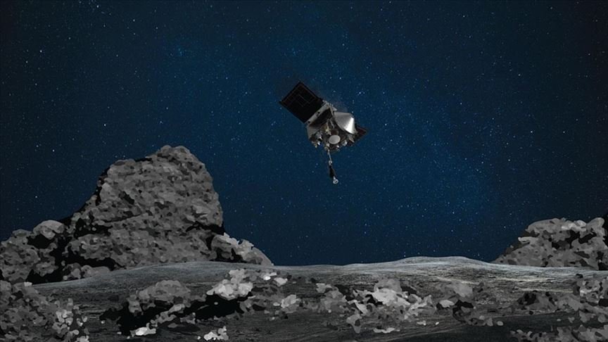 NASA’nın uzay aracı topladığı gök taşı örneklerini dünyaya göndermek için kapsüle yerleştirdi