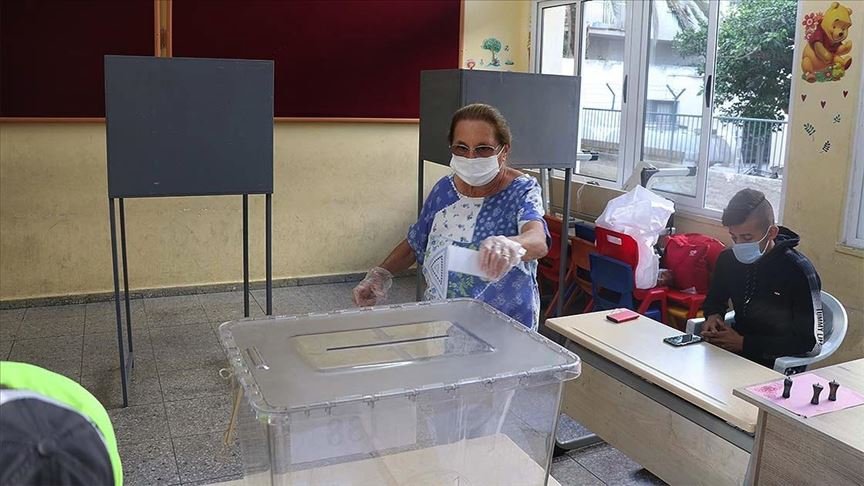 KKTC’de cumhurbaşkanlığı seçiminin ikinci turu için oy kullanma işlemi başladı