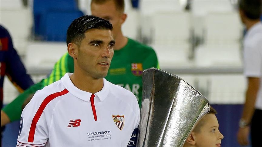 UEFA Avrupa Ligi’nde en çok kupa kaldıran futbolcu Reyes