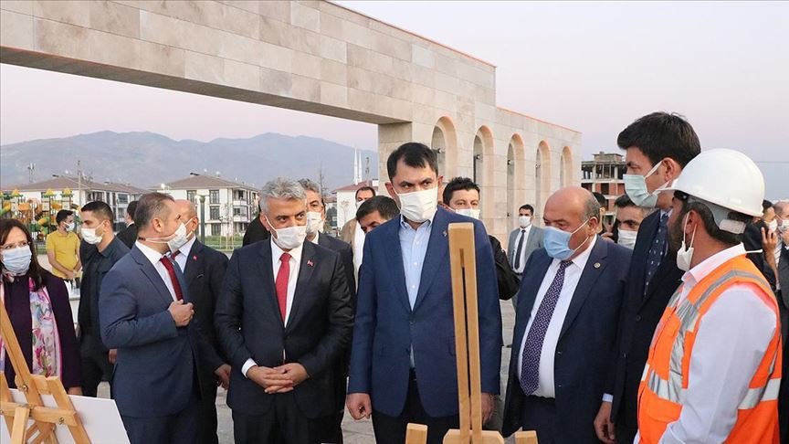 Çevre ve Şehircilik Bakanı Kurum, Erzincan’da kentsel dönüşüm alanlarını inceledi