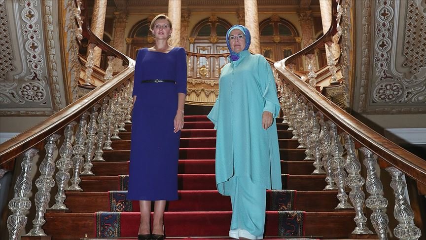 Emine Erdoğan ile Olena Zelenska Dolmabahçe Sarayı’nı ziyaret etti