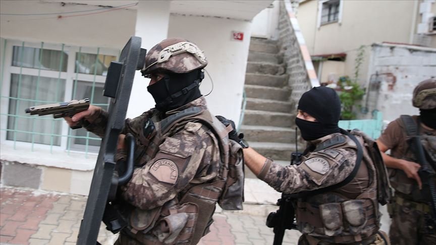 İstanbul’da uyuşturucu tacirlerine şafak operasyonu