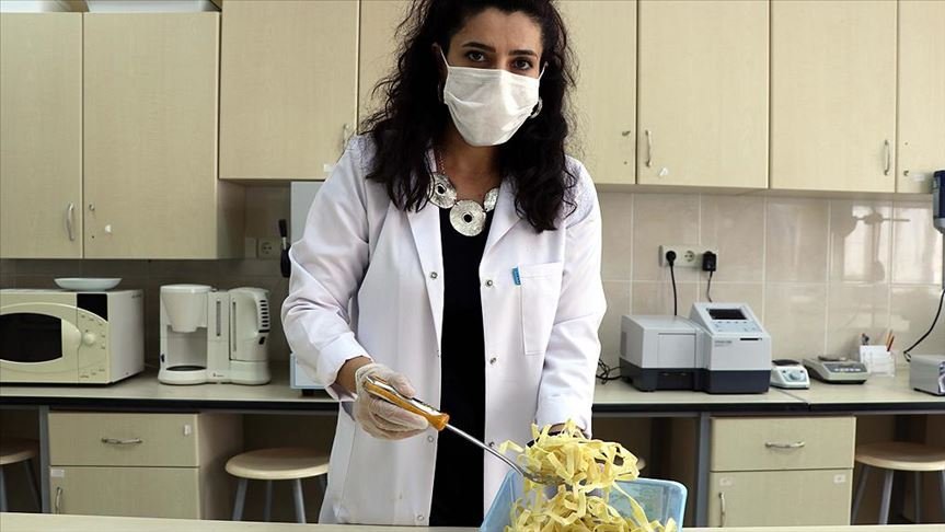 Balık eti ve kılçığını makarnayla birleştirdiler