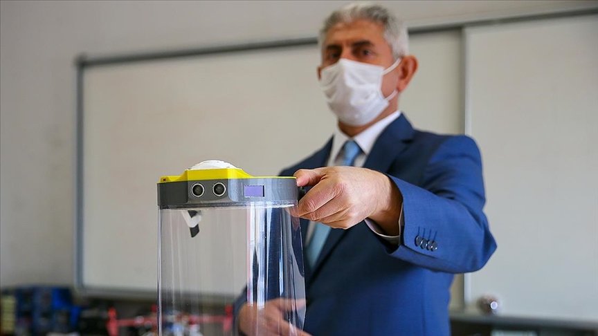 İzmirli meslek lisesi öğretmenleri ‘arıtmatik siperlik’ tasarladı