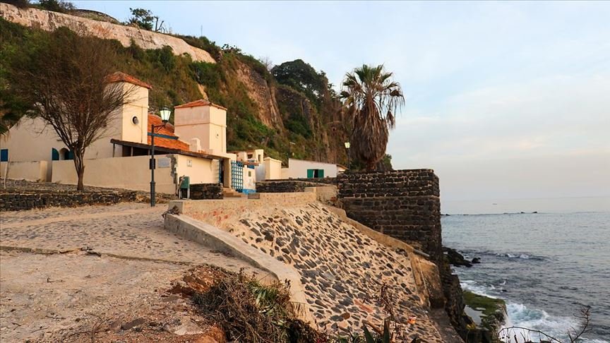 UNESCO korumasındaki Goree Adası’nın tek camisi Türkiye’den yardım bekliyor