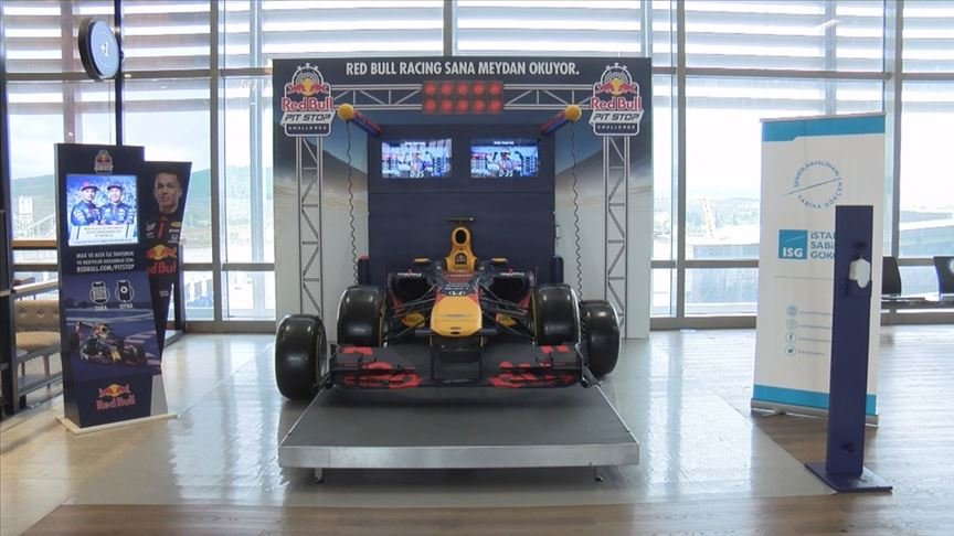Sabiha Gökçen Havalimanı’nda yolculara Formula 1 sürprizi