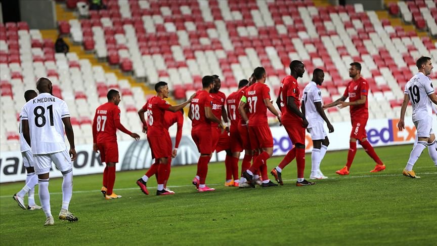 Sivasspor  UEFA Avrupa Ligi’nde Karabağ’ı 2-0 yendi