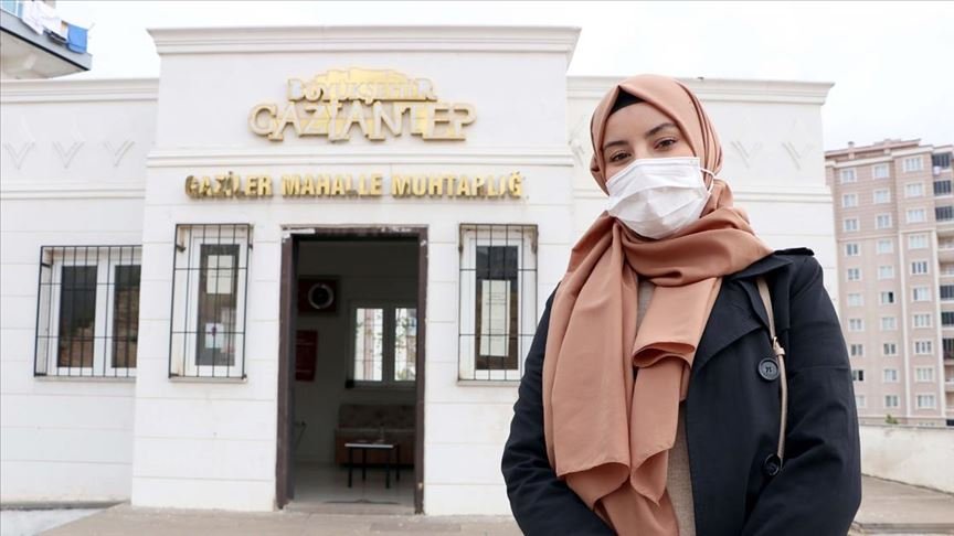 Gaziantep’in üniversiteli genç kadın muhtarı mahalle sakinlerinin sorunlarına çözüm arıyor