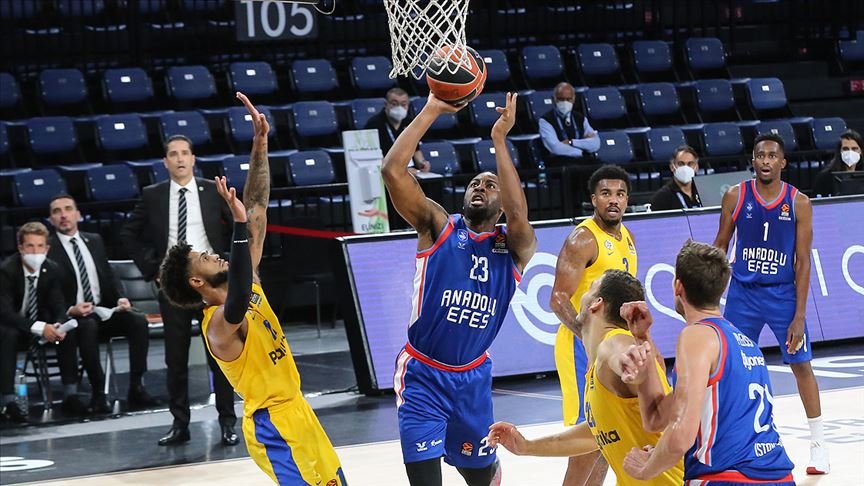 Anadolu Efes THY Avrupa Ligi’nde Maccabi Playtika’yı yendi
