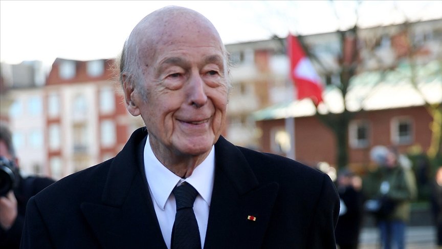 Eski Fransa Cumhurbaşkanı d’Estaing yaşamını yitirdi