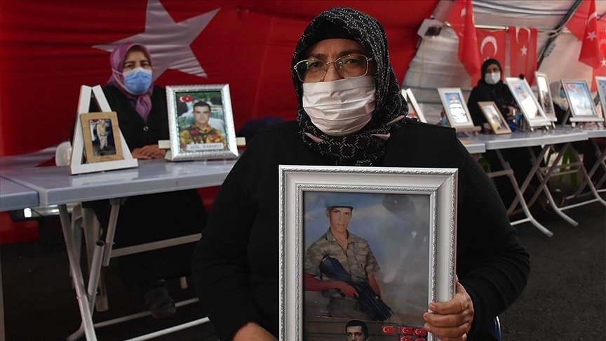 Diyarbakır annelerinden Altıntaş: PKK’dan, HDP’den oğlumu istiyorum