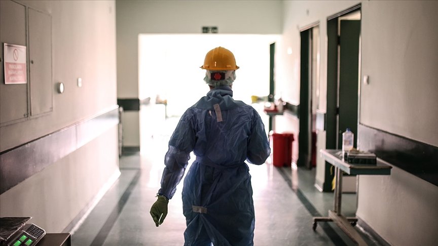 Türkiye’de son 24 saatte 26 bin 919 kişinin testi pozitif çıktı, 218 kişi hayatını kaybetti