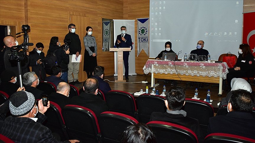Pütürge’de 104 deprem konutu hak sahiplerine teslim edildi