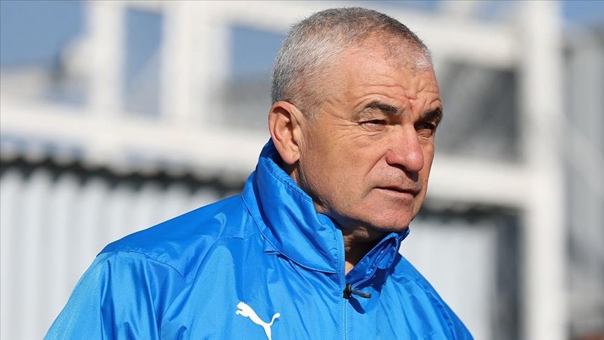 Sivasspor Teknik Direktörü Çalımbay’dan hakem eleştirisi: Maçın kaderini hakemler belirlemesin