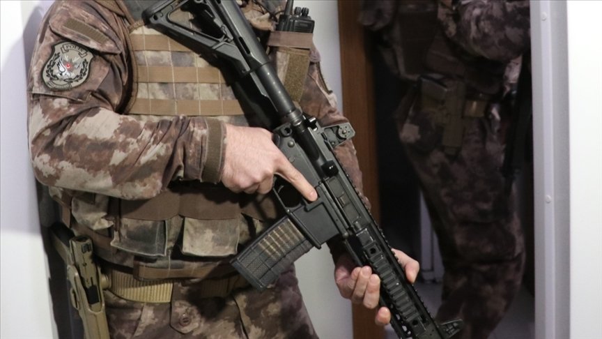 Adana’da DEAŞ’a yönelik operasyonda 3 şüpheli yakalandı