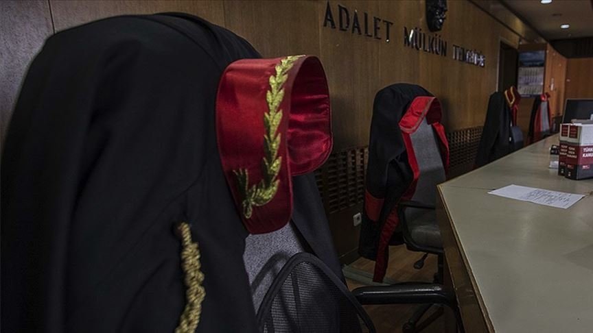 HSK’nin 13 hakim ve savcıyı meslekten ihraç kararı Resmi Gazete’de