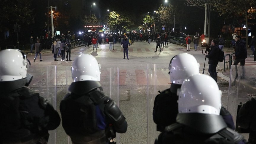 Arnavutluk’taki gergin protestolar 5. gününde devam etti