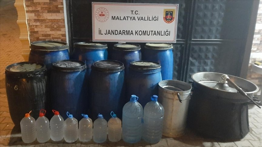 Malatya’da 2 ton sahte içki ele geçirildi