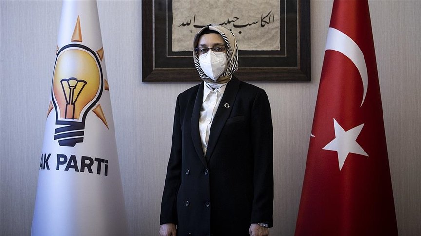 AK Partili kadınlar ev yemeği ile sağlık çalışanlarına destek oluyor