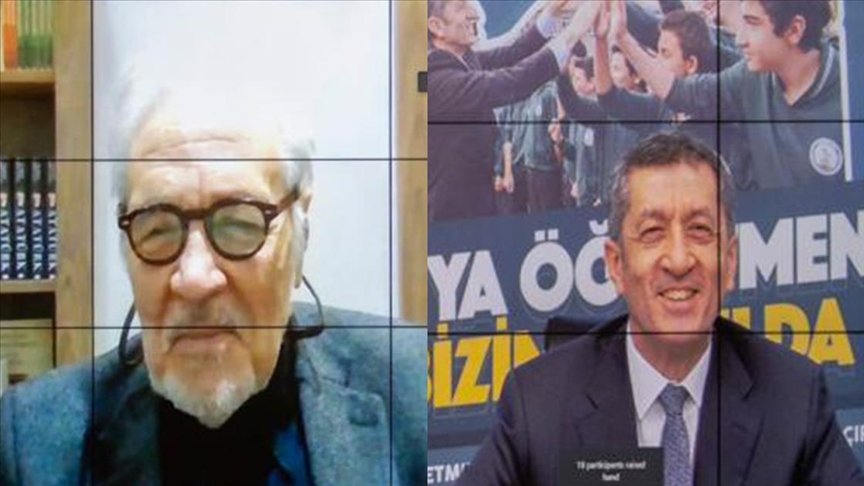 Bakan Selçuk ‘Ziya Öğretmen Bizim Okulda’ etkinliğini mezunu olduğu liseden başlattı