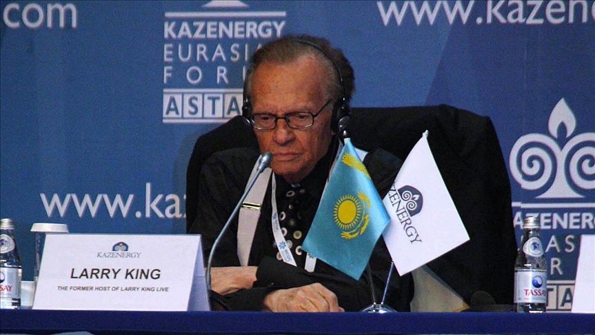 Dünyaca ünlü ABD’li sunucu Larry King, Kovid-19 nedeniyle yaşamını yitirdi