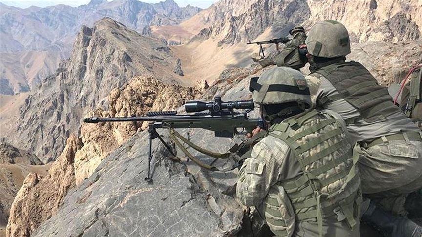İçişleri Bakanlığı Bitlis’te etkisiz hale getirilen 3 PKK’lı teröristten birinin Kurban Pehlivan olduğunu bildirdi