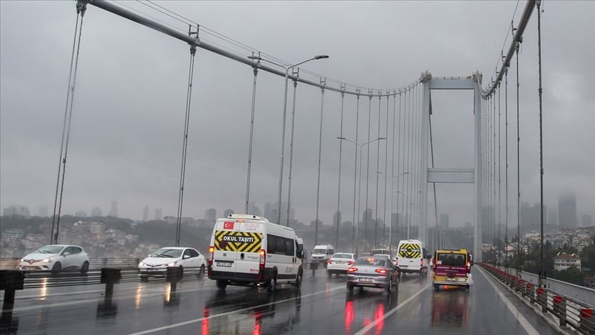 İstanbul’da yağışlı hava etkili oluyor