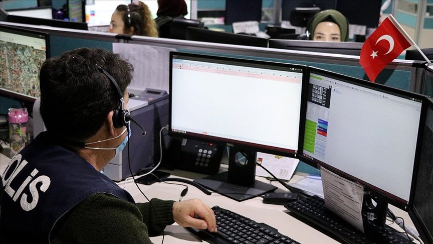 Aşk acısı çeken de Kovid-19 kısıtlamasını merak eden de 112’yi arıyor