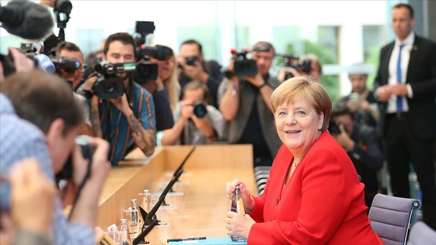 Almanya Başbakanı Merkel’in partisi CDU yeni liderini belirleyecek