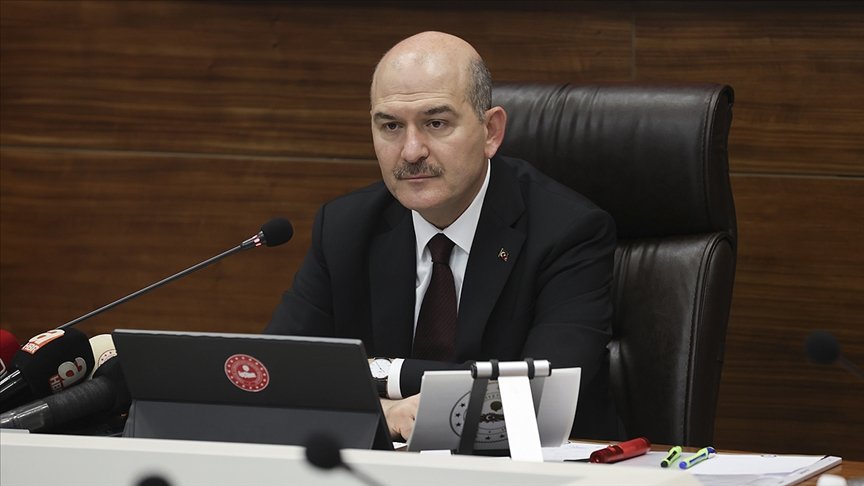 İçişleri Bakanı Soylu HDP ilçe binasında PKK elebaşı Öcalan’ın posterlerini gösteren video paylaştı