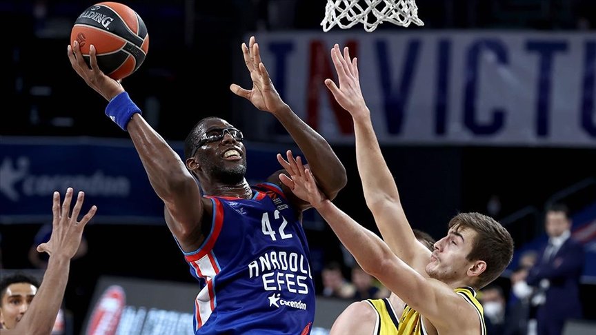 Anadolu Efes geriden gelerek ALBA Berlin’i devirdi