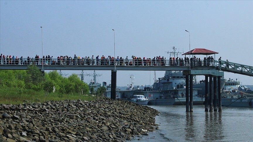 Bangladeş, Arakanlı Müslümanların üçüncü grubunu Bhasan Char Adası’na gönderdi