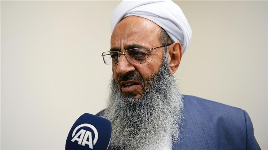 İranlı Sünni alim İsmailzehi, İranşehr’de Sünnilere ait cami inşaatının yıktırılmasına tepki gösterdi