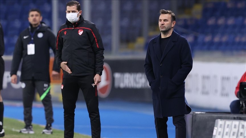 Medipol Başakşehir Teknik Direktörü Buruk’tan İrfan Can Kahveci transferi için açıklama
