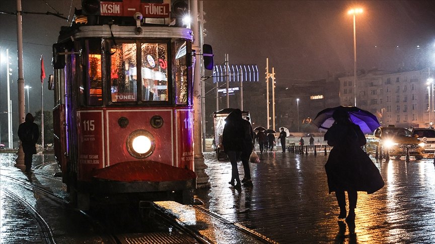 İstanbul’da sağanak etkili oluyor