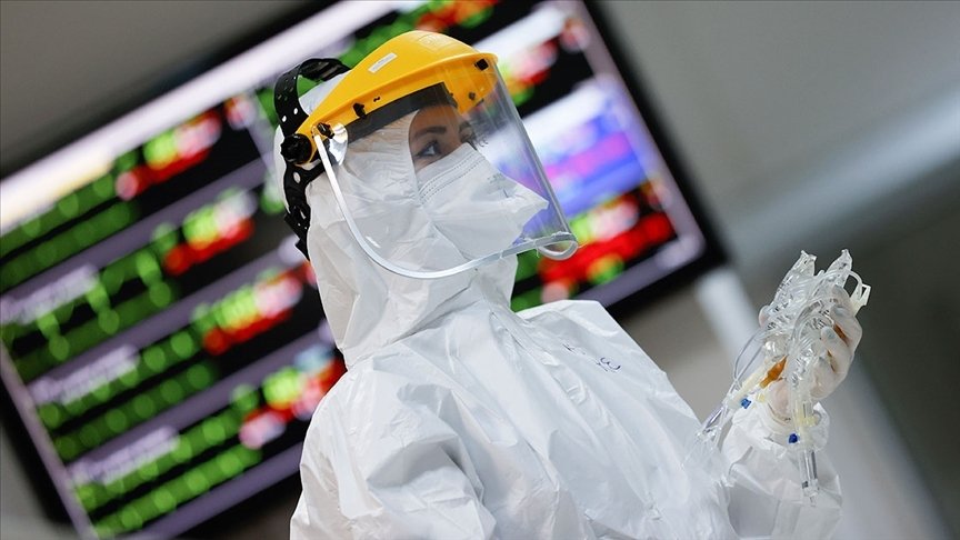 Türkiye’de son 24 saatte 8 bin 962 kişinin testi pozitif çıktı, 170 kişi hayatını kaybetti
