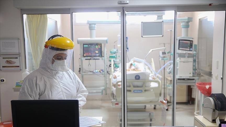 Türkiye’de son 24 saatte 7 bin 103 kişinin testi pozitif çıktı, 134 kişi hayatını kaybetti
