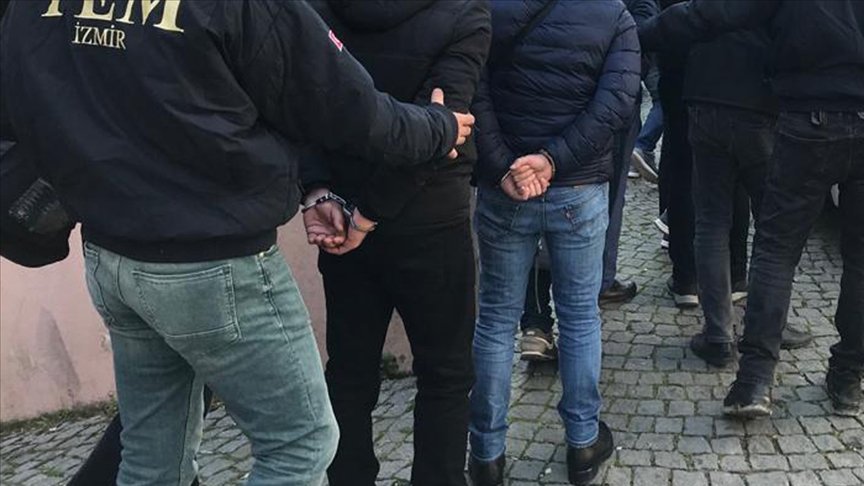 İzmir’de FETÖ’nün TSK yapılanmasına yönelik operasyonlarda 14 ayda 903 şüpheli tutuklandı