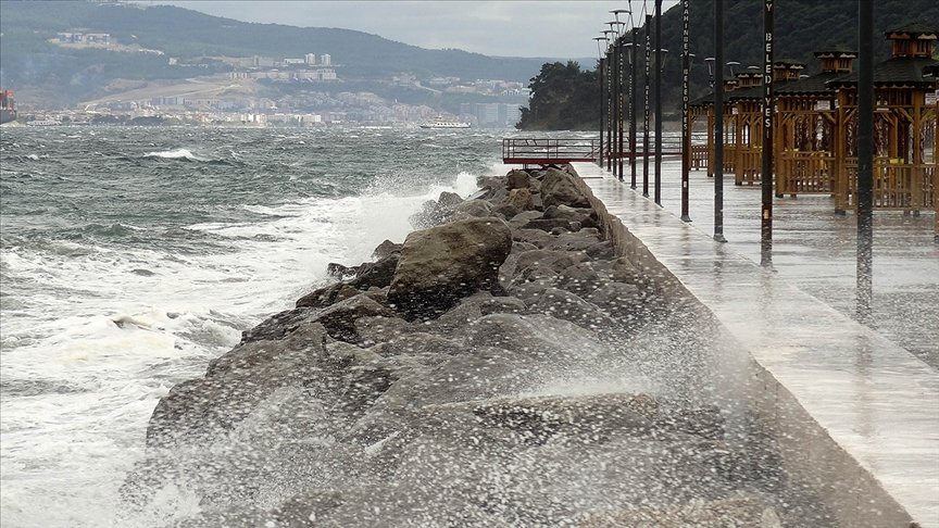 Meteoroloji, Türkiye’nin bazı kesimleri için fırtına ve kuvvetli yağış uyarısında bulundu