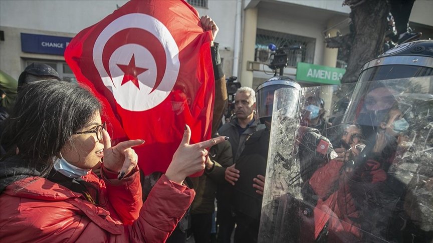 Tunus’ta gözaltına alınan protestocuların serbest bırakılması için gösteri düzenlendi