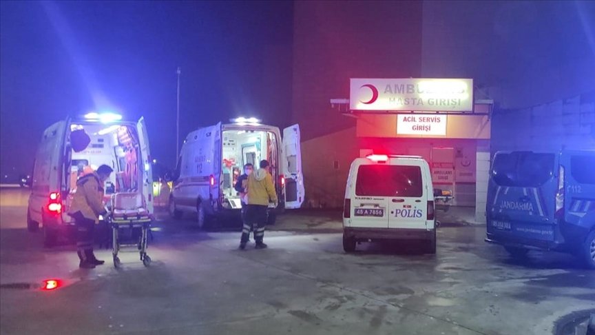 Manisa’da silahlı saldırı sonucu 3 polis yaralandı